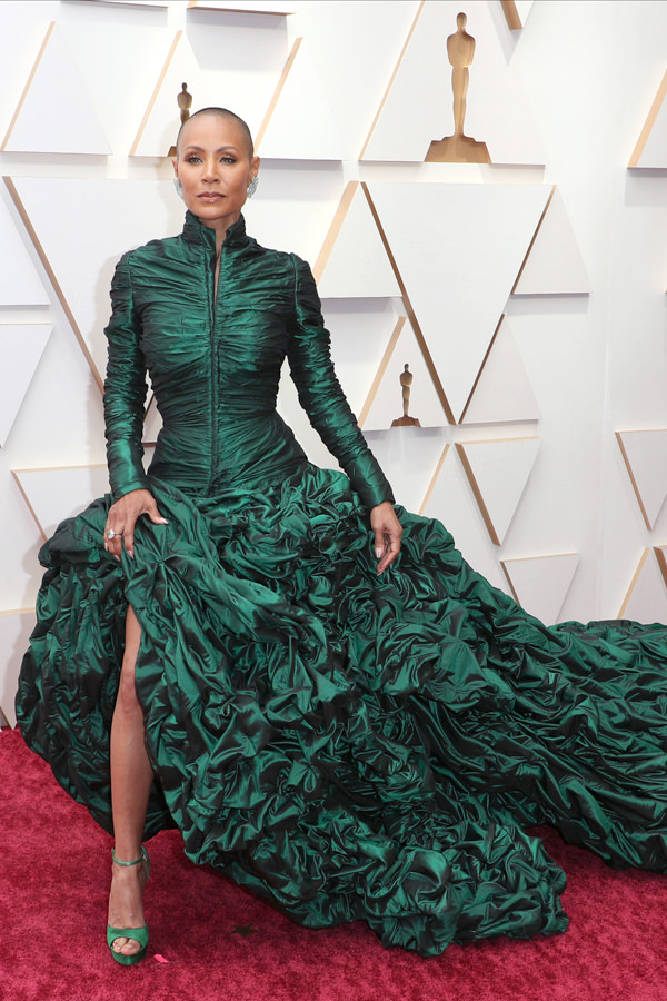 Timothee-Chalamet-Oscars-2022-Red-Carpet-Style-Fashion-Louis-Vuitton-Tom-Lorenzo-Site  (7) - Tom + Lorenzo