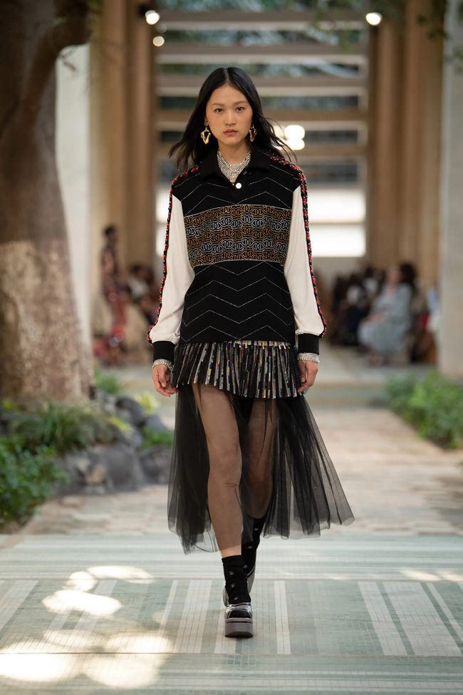 Chanel Pre-Fall 2023 Collection  Fashion show, Fashion, Couture