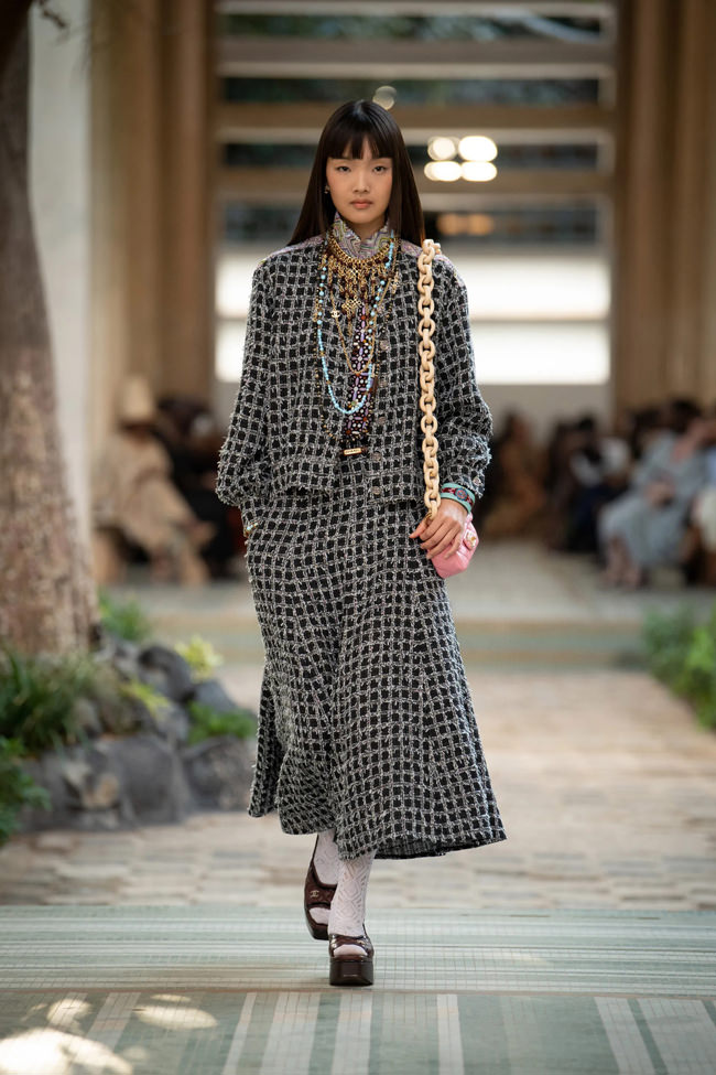 Chanel-Pre-Fall-2023-Collection-Runway-Style-Fashion-Tom-Lorenzo-Site (33)  - Tom + Lorenzo