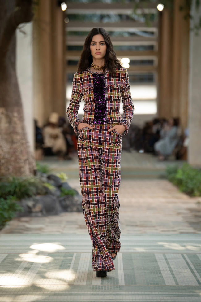 Chanel-Pre-Fall-2023-Collection-Runway-Style-Fashion-Tom-Lorenzo