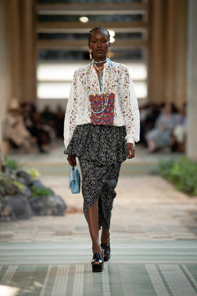 Chanel Fashion Collection Ready To Wear Fall Winter 2021 presented during  Paris Fashion Week 0012 – NOWFASHION