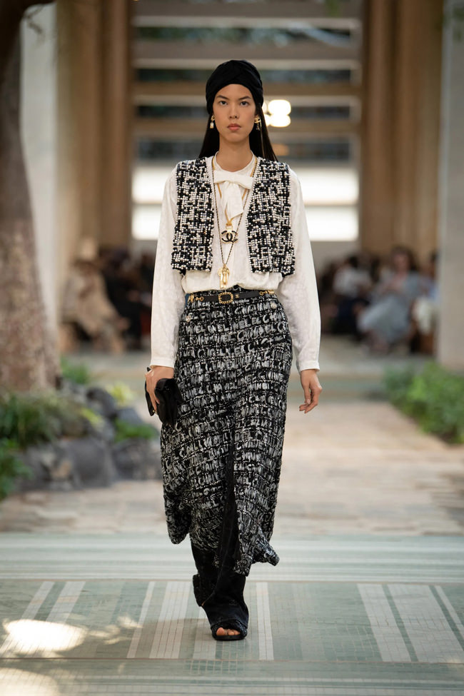 Chanel Pre-Spring 2023 Collection Campaign
