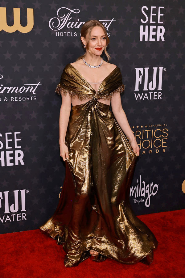 Amanda-Seyfried-Critics-Choice-Awards-2023-Red-Carpet-Fashion-Dior ...