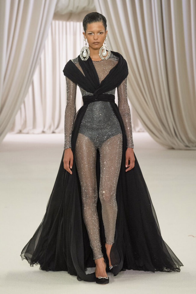 Paris Fashion Week: Giambattista Valli Spring 2023 Couture