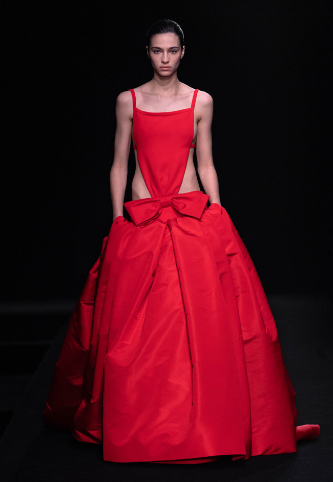 Paris Fashion Week: Valentino Spring 2023 Couture Collection - Tom ...