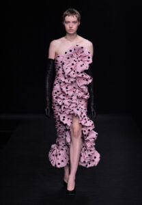 Paris Fashion Week: Valentino Spring 2023 Couture Collection - Tom ...