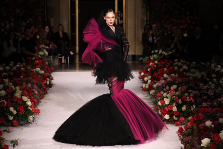 New York Fashion Week: Christian Siriano Fall 2023 Collection - Tom ...