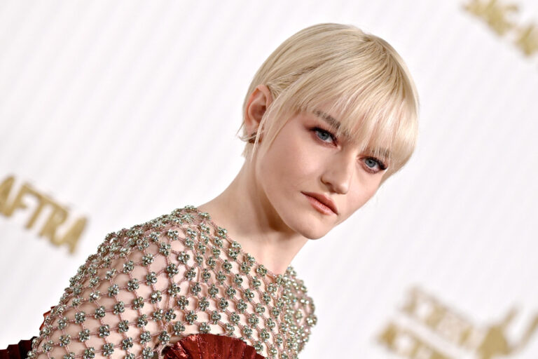 SAG Awards 2023: INVENTING ANNA and OZARK Star Julia Garner in Gucci ...