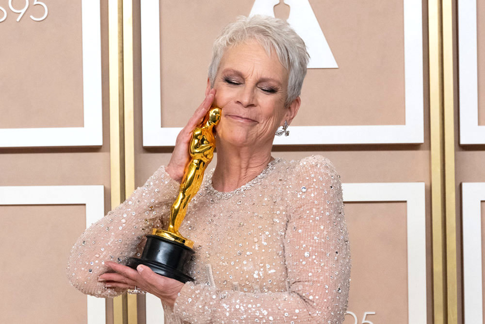 Oscars 2023: EVERYTHING EVERYWHERE ALL AT ONCE Star Jamie Lee Curtis in  Dolce & Gabbana Alta Moda - Tom + Lorenzo