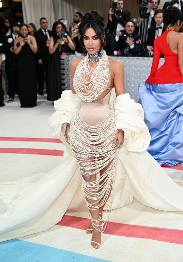 Kim Kardashian Met Gala 2023 Red Carpet Fashion Style Schiaparelli