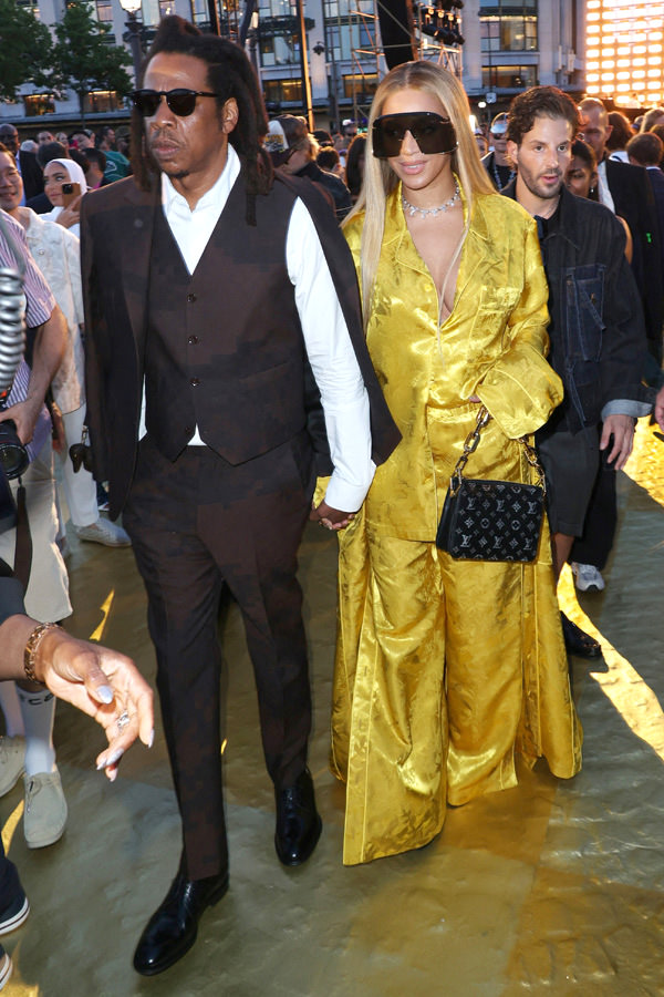 Beyoncé Wears a Fabulous Yellow Suit to Louis Vuitton's Show