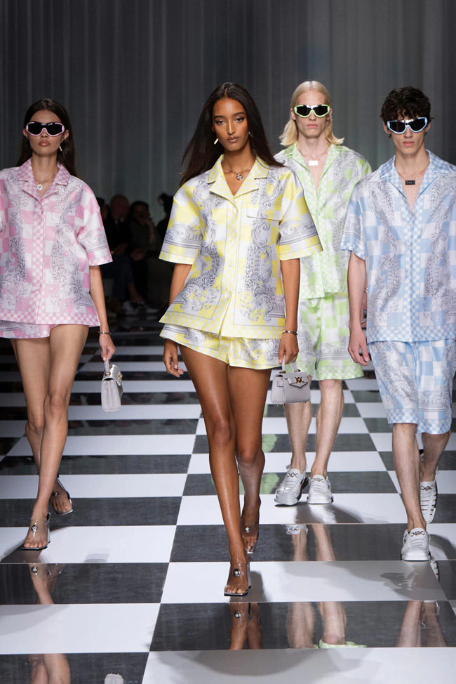 Versace Ready To Wear Fashion Show Collection Spring Summer 2023, Runway  look #034 – Milan Fashion Week. – NOWFASHION