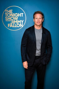 Sam Heughan in Canali on THE TONIGHT SHOW STARRING JIMMY FALLON - Tom