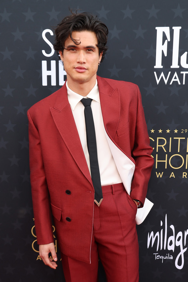 Charles Melton May December Critics Choice Awards 2024 Red Carpet Fashion Valentino Tom Lorenzo Site 5 