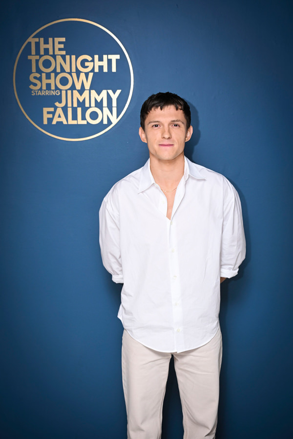 TomHollandBEROBeerTheTonightShowStarringJimmyFallonTVStyle