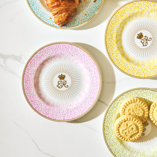 New Chinaware in Celebration of the Centenary of Queen Elizabeth