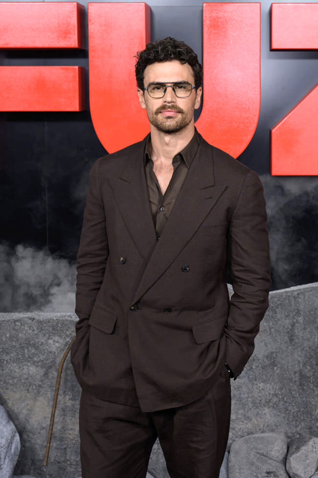 Aaron Taylor-Johnson, Gugu Mbatha-Raw, Theo James, and Saffron Hocking at the FUZE London Photo Call and Premiere