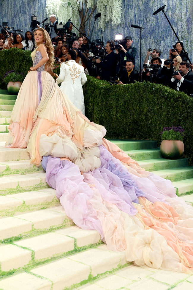 Met Gala 2026: Blake Lively in Archival Atelier Versace: IN or OUT?