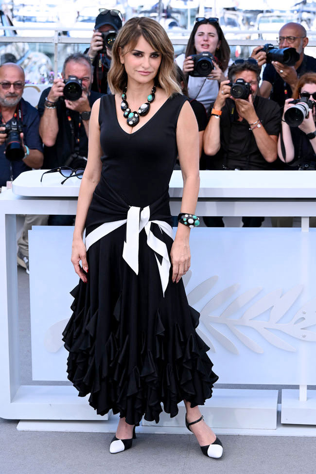 Cannes Film Festival 2026: Penélope Cruz in Chanel at the LA BOLA NEGRA Photocall
